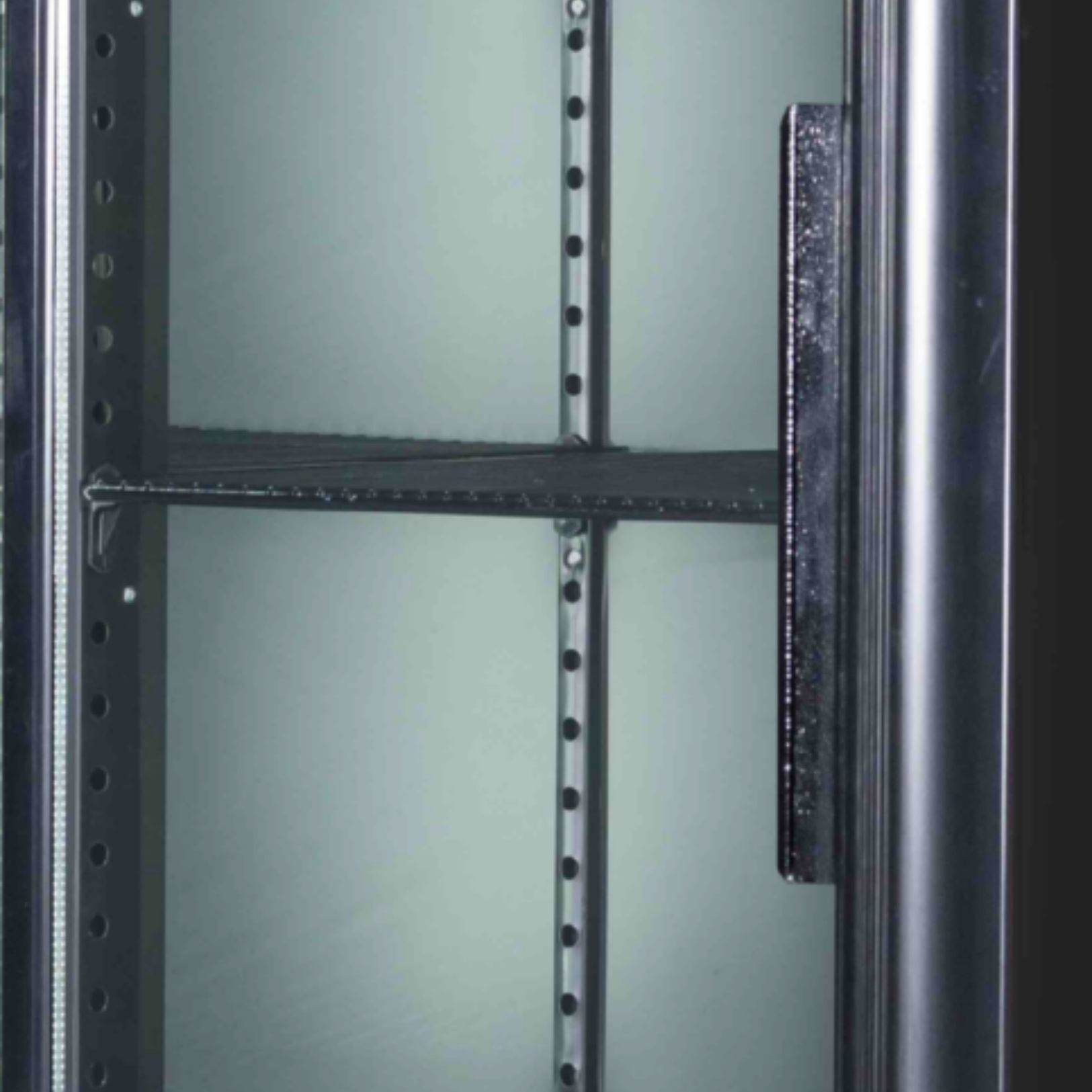 "CARBON EDITION" Hydro-Carbon 910LT Double Door Sliding Cooler - Image 5